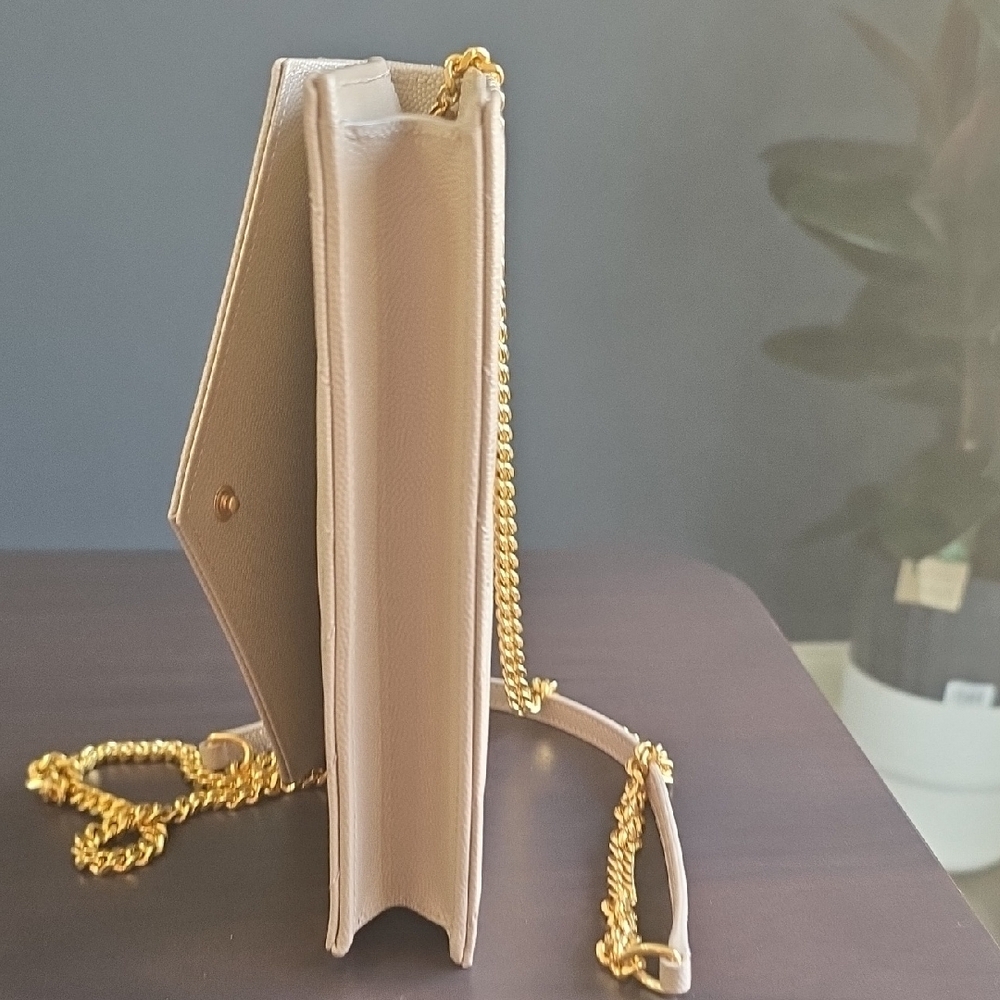 Yves Saint Laurent Cream Quilted Crossbody with Gold Chain - Picture 14 of 16
